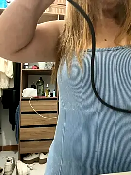 Snapshot of moniquerainx chatting on 09-29-25, 10:25 moniquerainx online show from 09-29-25, 10:25