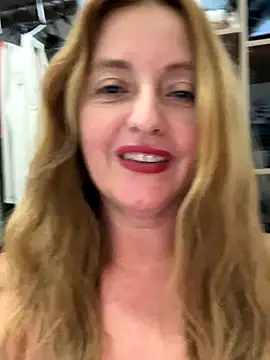 Snapshot of moniquerainx chatting on 10-24-25, 11:45 moniquerainx online show from 10-24-25, 11:45