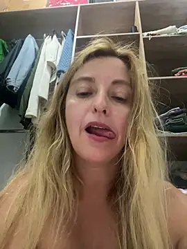 Snapshot of moniquerainx chatting on 04-21-26, 03:46 moniquerainx online show from 04-21-26, 03:46