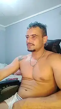 Snapshot of Fadinha-e-Raro chatting on 02-15-25, 09:15 Fadinha-e-Raro online show from 02-15-25, 09:15