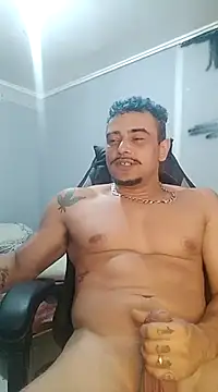 Snapshot of Fadinha-e-Raro chatting on 02-24-25, 03:44 Fadinha-e-Raro online show from 02-24-25, 03:44