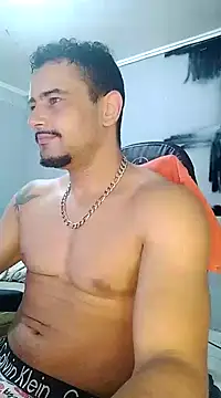 Snapshot of Fadinha-e-Raro chatting on 02-26-25, 11:30 Fadinha-e-Raro online show from 02-26-25, 11:30