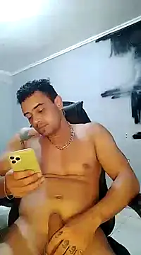Snapshot of Fadinha-e-Raro chatting on 03-04-25, 01:45 Fadinha-e-Raro online show from 03-04-25, 01:45