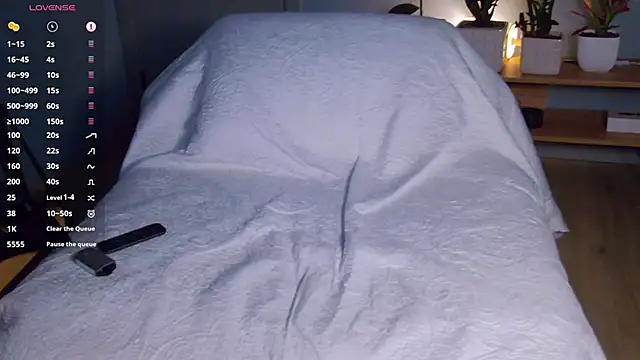 Snapshot of Chrisx_X chatting on 01-13-26, 01:11 Chrisx X online show from 01-13-26, 01:11