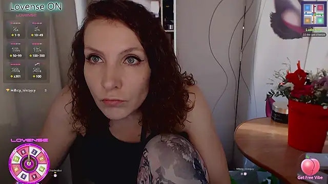 Snapshot of JohansonKatie chatting on 02-19-25, 10:01 JohansonKatie online show from 02-19-25, 10:01