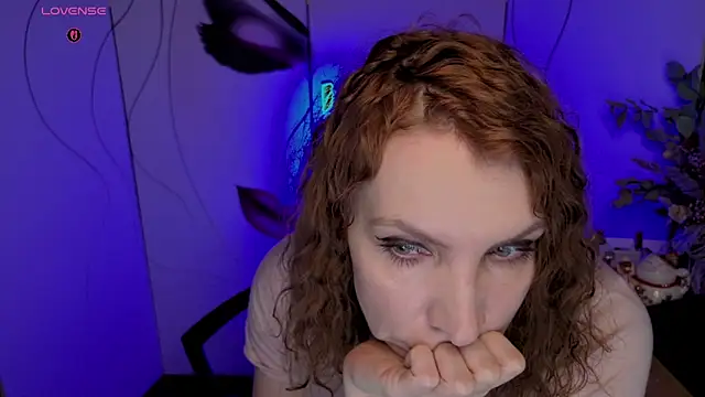 JohansonKatie online show from 12-19-25, 03:35