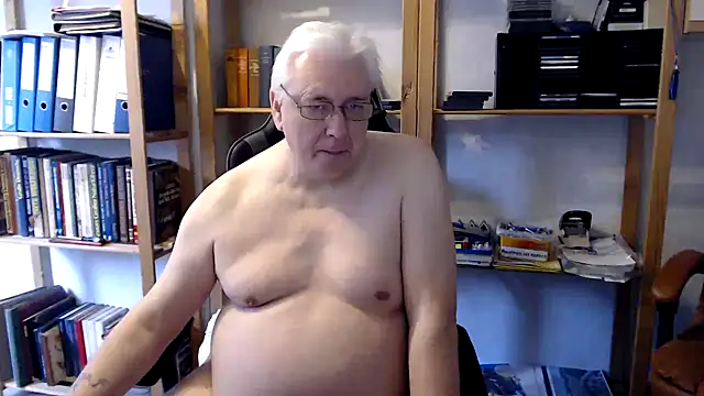 Snapshot of SchwanzhureXXL chatting on 02-25-25, 08:47 SchwanzhureXXL online show from 02-25-25, 08:47