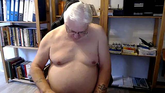 Snapshot of SchwanzhureXXL chatting on 09-09-25, 02:05 SchwanzhureXXL online show from 09-09-25, 02:05