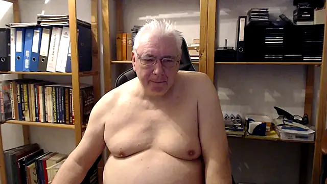 Snapshot of SchwanzhureXXL chatting on 12-05-25, 06:33 SchwanzhureXXL online show from 12-05-25, 06:33