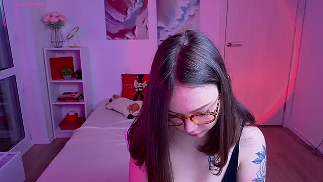 MilenaSaint online show from 10-20-25, 04:35