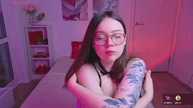 MilenaSaint online show from 10-21-25, 05:08