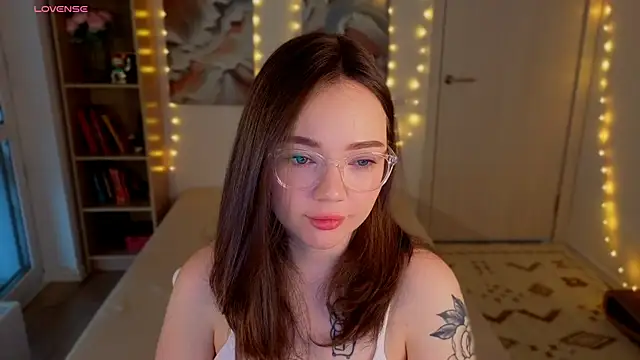 Snapshot of MilenaSaint chatting on 06-30-26, 03:40 MilenaSaint online show from 06-30-26, 03:40