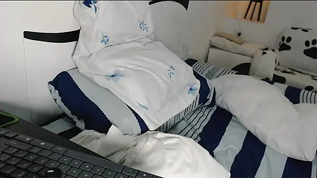 yina-rosse online show from 10-13-25, 08:42