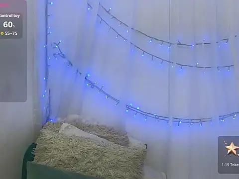 Snapshot of ninaa_fox chatting on 06-25-26, 05:06 ninaa fox online show from 06-25-26, 05:06