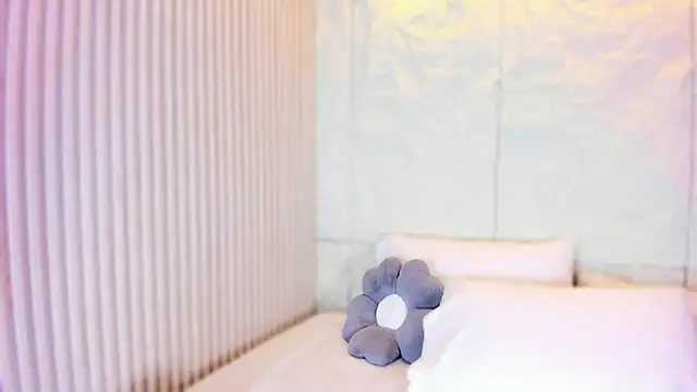 Snapshot of naughty_flower18 chatting on 06-26-26, 07:07 naughty flower18 online show from 06-26-26, 07:07