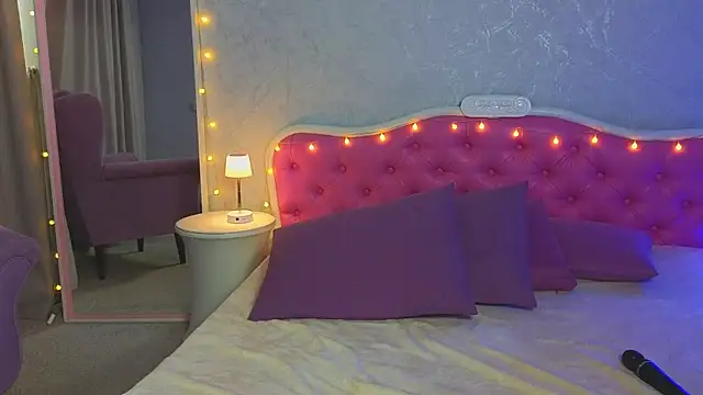 Ariana Petite online show from 02-20-25, 05:23