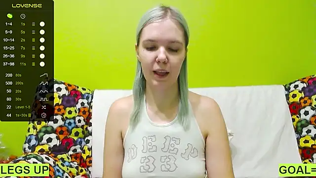 Snapshot of Ultra_Meow chatting on 02-10-25, 06:56 Ultra Meow online show from 02-10-25, 06:56