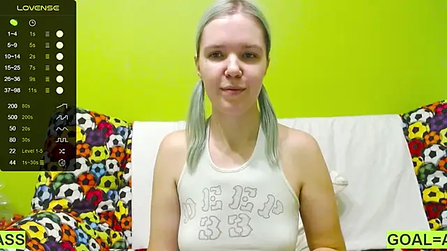 Snapshot of Ultra_Meow chatting on 02-11-25, 03:18 Ultra Meow online show from 02-11-25, 03:18