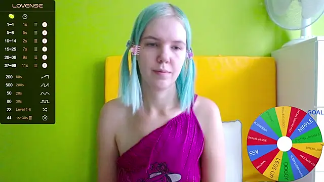 Snapshot of Ultra_Meow chatting on 10-27-25, 11:03 Ultra Meow online show from 10-27-25, 11:03