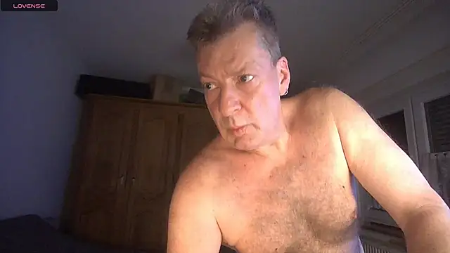 iliebetights online show from 01-11-26, 06:57