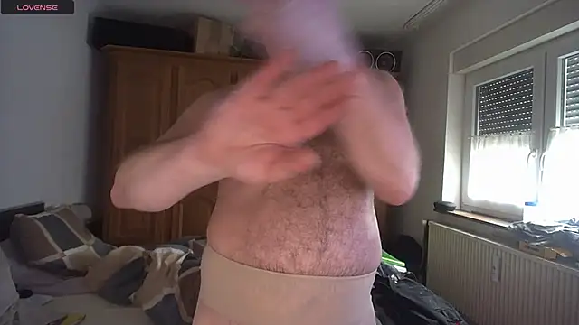 iliebetights online show from 01-12-26, 10:42