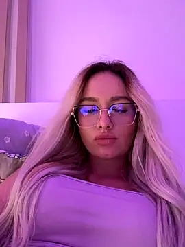 Snapshot of mollyxxx chatting on 09-29-25, 02:16 mollyxxx online show from 09-29-25, 02:16