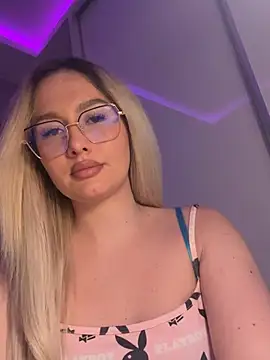 mollyxxx online show from 05-17-26, 03:04