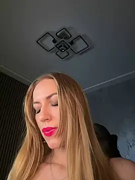 Snapshot of RockQueen_A chatting on 01-31-25, 05:19 RockQueen A online show from 01-31-25, 05:19