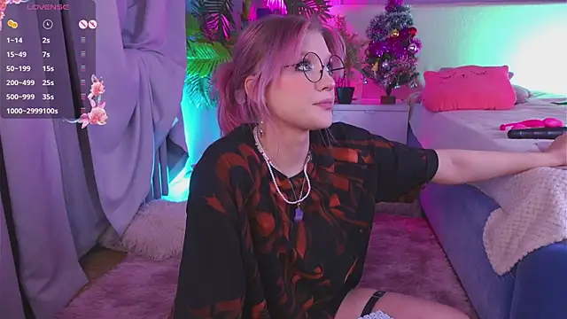 Snapshot of Crazy_Wine chatting on 12-28-24, 10:13 Crazy Wine online show from 12-28-24, 10:13