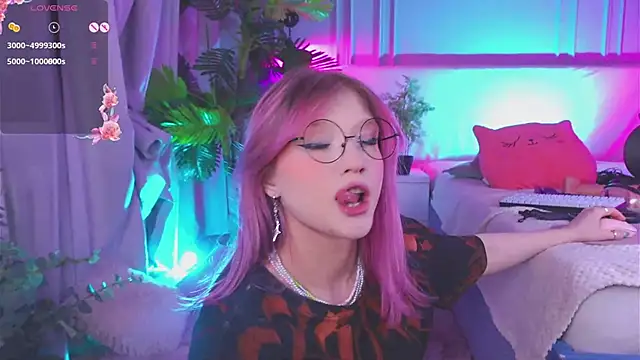 Snapshot of Crazy_Wine chatting on 01-09-25, 02:11 Crazy Wine online show from 01-09-25, 02:11