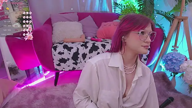 Snapshot of Crazy_Wine chatting on 02-05-25, 06:04 Crazy Wine online show from 02-05-25, 06:04