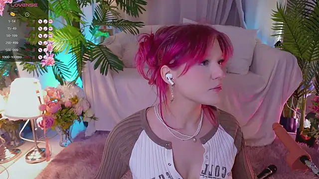 Snapshot of Crazy_Wine chatting on 02-19-25, 02:44 Crazy Wine online show from 02-19-25, 02:44