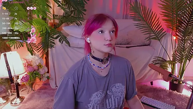 Snapshot of Crazy_Wine chatting on 02-20-25, 02:35 Crazy Wine online show from 02-20-25, 02:35