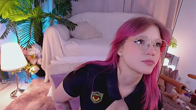 Snapshot of Crazy_Wine chatting on 03-01-25, 07:04 Crazy Wine online show from 03-01-25, 07:04