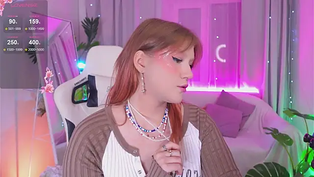 Snapshot of Crazy_Wine chatting on 10-04-25, 06:11 Crazy Wine online show from 10-04-25, 06:11