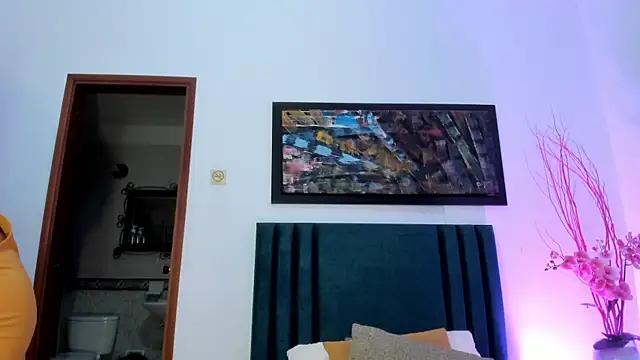 Snapshot of JupiteFox chatting on 01-13-25, 11:41 JupiteFox online show from 01-13-25, 11:41