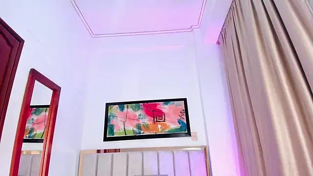 Snapshot of JupiteFox chatting on 02-14-25, 12:51 JupiteFox online show from 02-14-25, 12:51