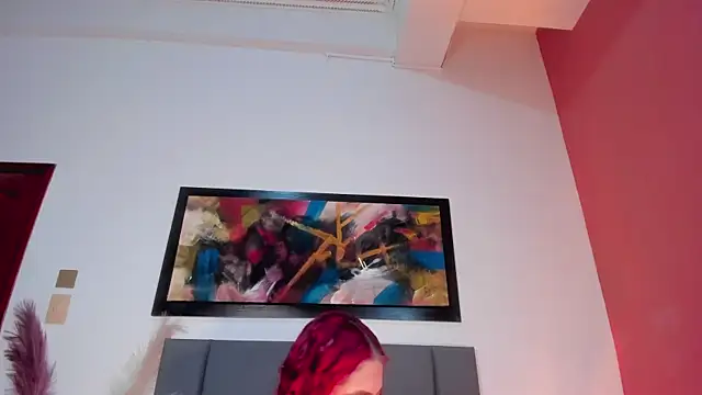 Snapshot of JupiteFox chatting on 09-10-25, 12:43 JupiteFox online show from 09-10-25, 12:43