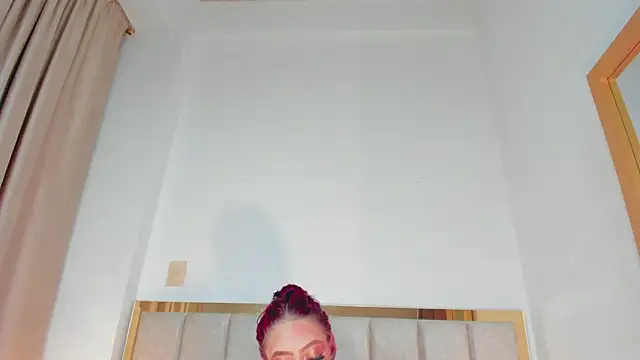 Snapshot of JupiteFox chatting on 09-13-25, 01:05 JupiteFox online show from 09-13-25, 01:05