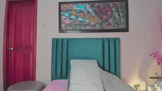 Snapshot of JupiteFox chatting on 09-13-25, 11:59 JupiteFox online show from 09-13-25, 11:59