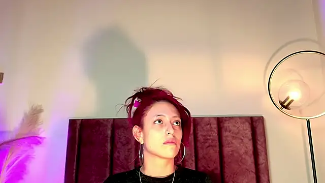 Snapshot of JupiteFox chatting on 10-12-25, 05:12 JupiteFox online show from 10-12-25, 05:12