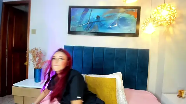 Snapshot of JupiteFox chatting on 11-28-25, 11:40 JupiteFox online show from 11-28-25, 11:40