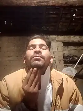 Snapshot of SunnyleoneBG chatting on 12-15-24, 01:35 SunnyleoneBG online show from 12-15-24, 01:35