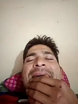 Snapshot of SunnyleoneBG chatting on 12-31-24, 08:04 SunnyleoneBG online show from 12-31-24, 08:04