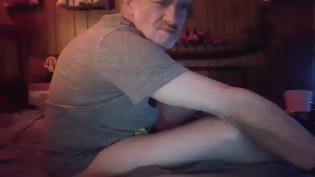 Snapshot of Makowboy chatting on 02-11-25, 01:09 Makowboy online show from 02-11-25, 01:09