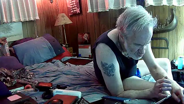 Snapshot of Makowboy chatting on 02-13-25, 02:52 Makowboy online show from 02-13-25, 02:52