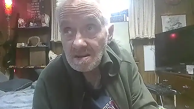 Snapshot of Makowboy chatting on 06-28-26, 06:47 Makowboy online show from 06-28-26, 06:47
