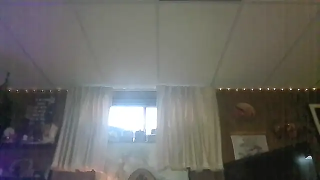 Snapshot of Makowboy chatting on 07-23-26, 01:58 Makowboy online show from 07-23-26, 01:58