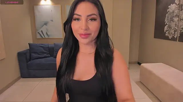 Snapshot of MiaRoberts1 chatting on 05-08-26, 12:43 MiaRoberts1 online show from 05-08-26, 12:43