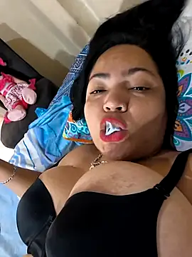 Snapshot of NIKOLE1301 chatting on 09-30-25, 02:11 NIKOLE1301 online show from 09-30-25, 02:11